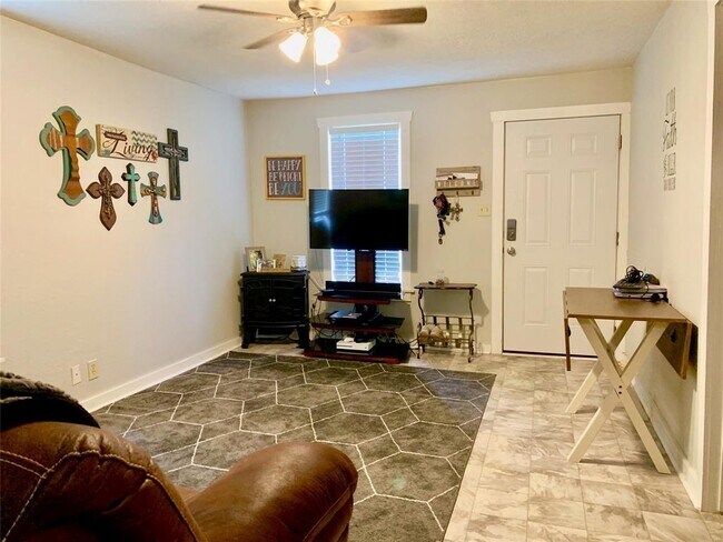 Foto del edificio - 304 W Live Oak