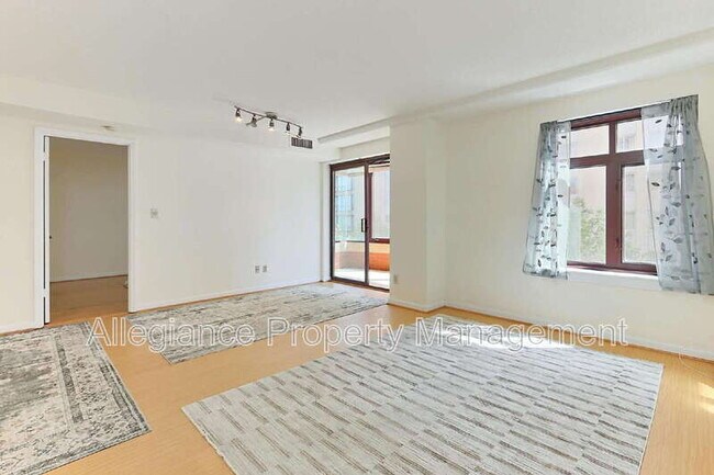 Foto del edificio - 2400 Clarendon Blvd