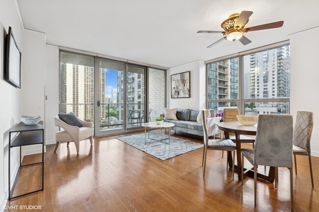 Foto del edificio - 420 E Waterside Dr