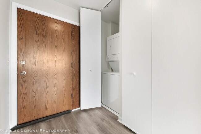 Foto del edificio - 5950 Oakwood Dr