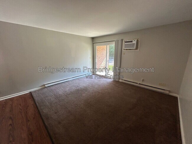 Foto del edificio - 481 N Broadway St