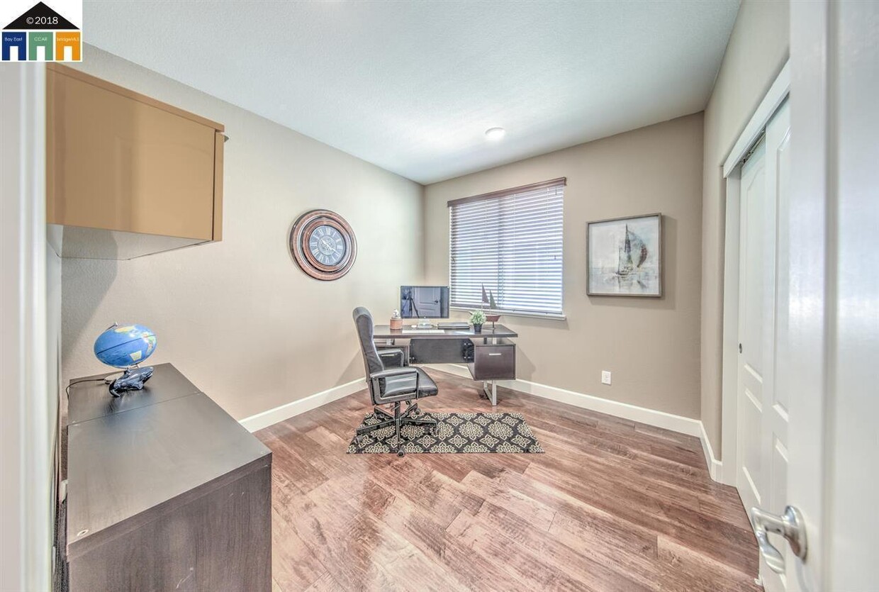 Foto principal - 4740 Norris Canyon Rd