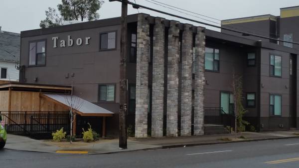 Foto principal - 5607 E Burnside St