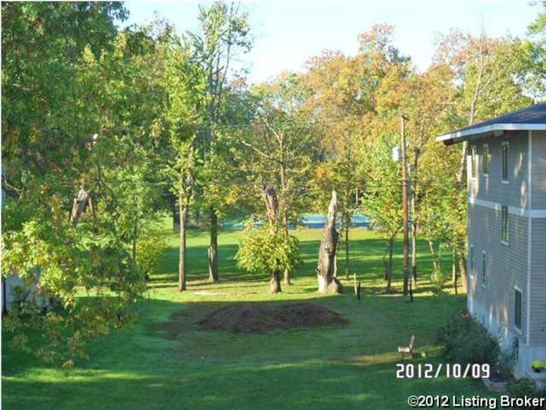 Building Photo - 907 W Riverside Dr