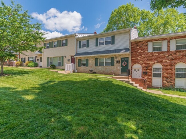Residential Building - Rolling Glen Townhomes and Apartments