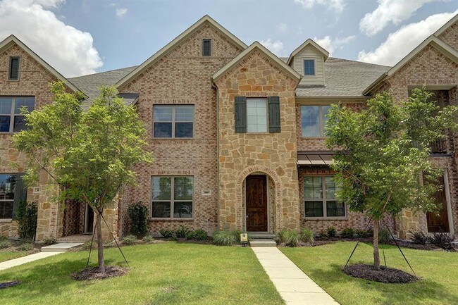 Building Photo - 3005 Decker Dr