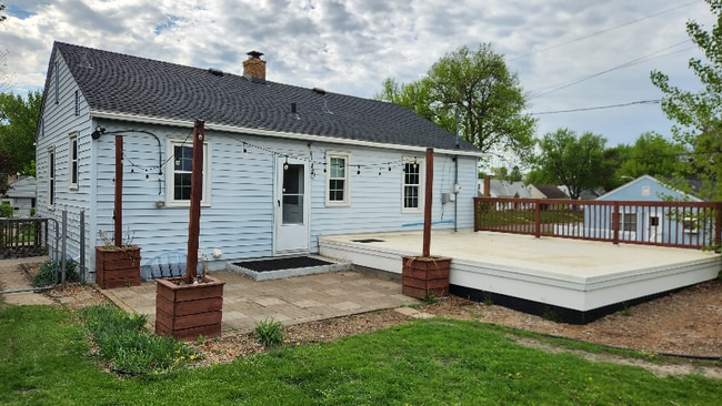Building Photo - 6801 Vincent Ave S