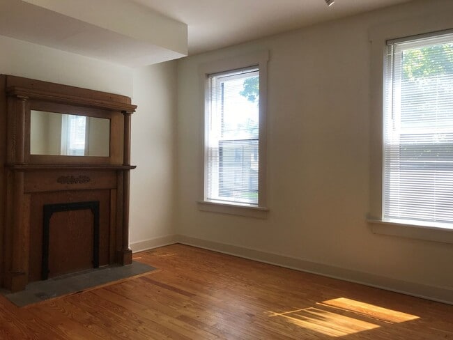 Interior Photo - 692 N High St
