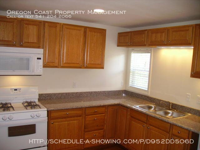 Building Photo - 3415 US-101