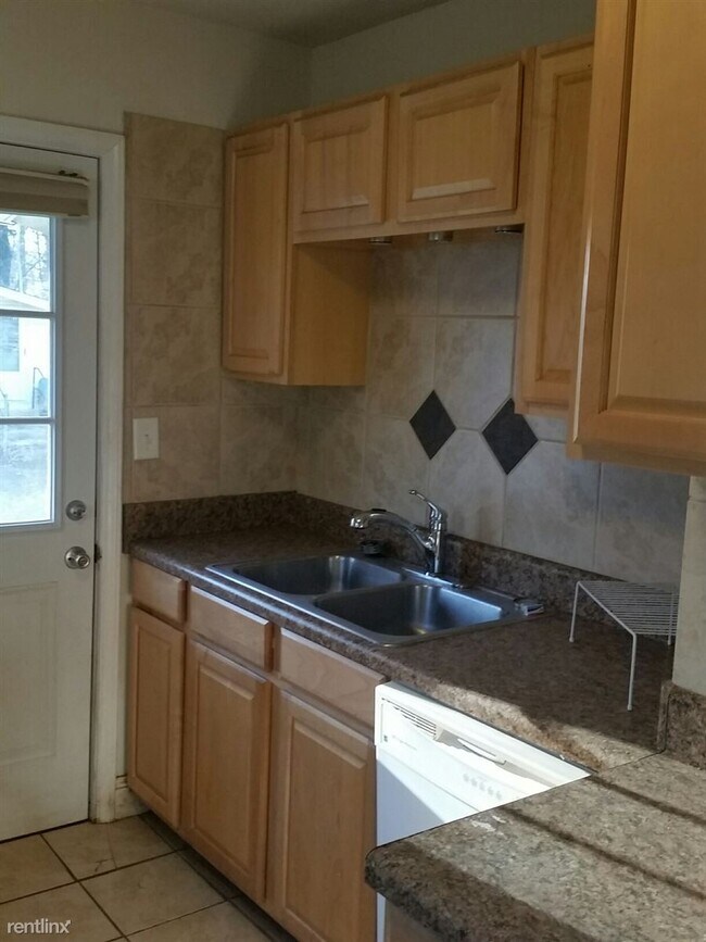 Foto del edificio - 2 br, 1 bath House - 2711 Shady Lawn Dr