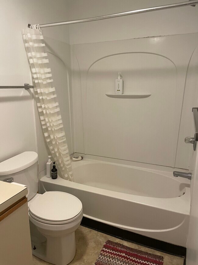 Foto del edificio - 120 Oak Ave