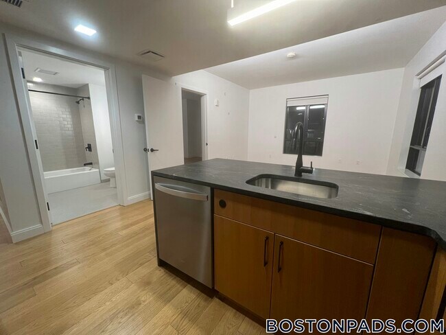 Foto del edificio - 83 Gardner St