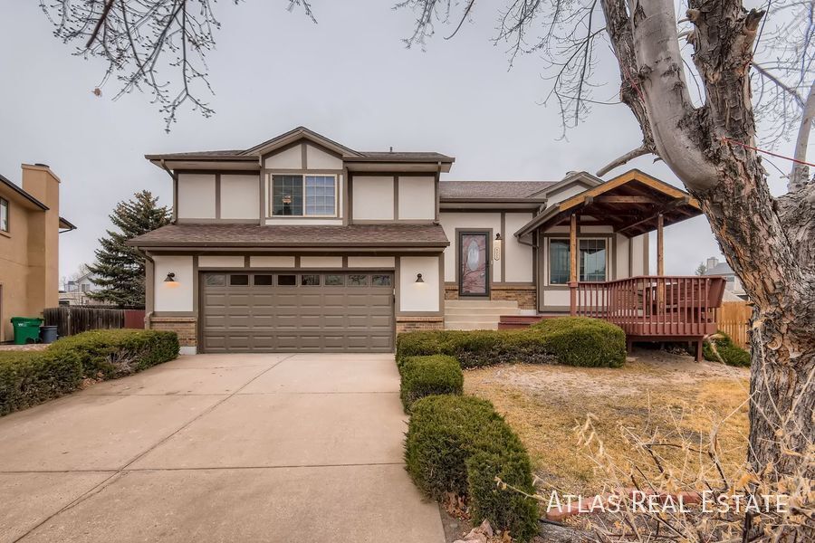 Primary Photo - 8055 Pinoak Ct