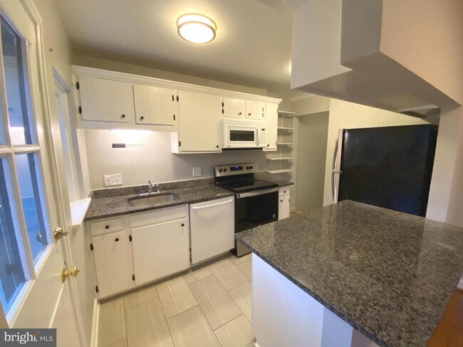 Foto del edificio - 3507 S Wakefield St