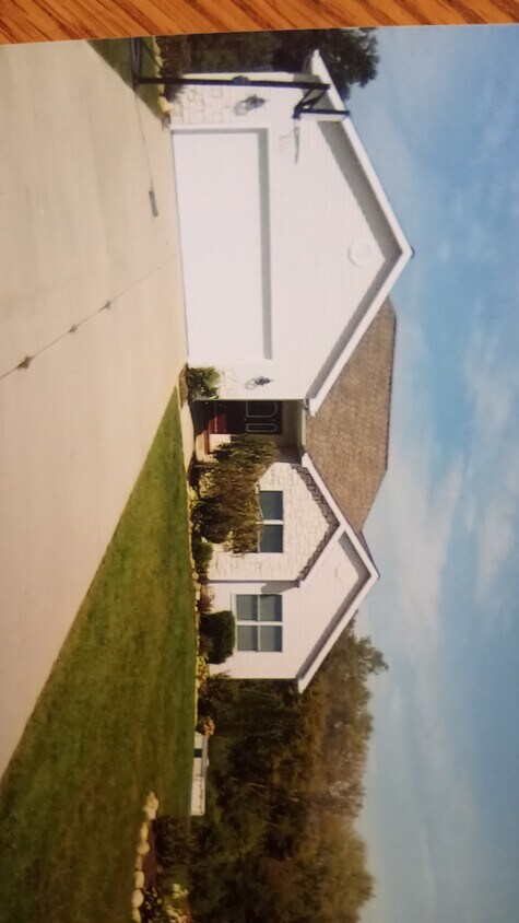 Primary Photo - 2540 Lindsey Rd