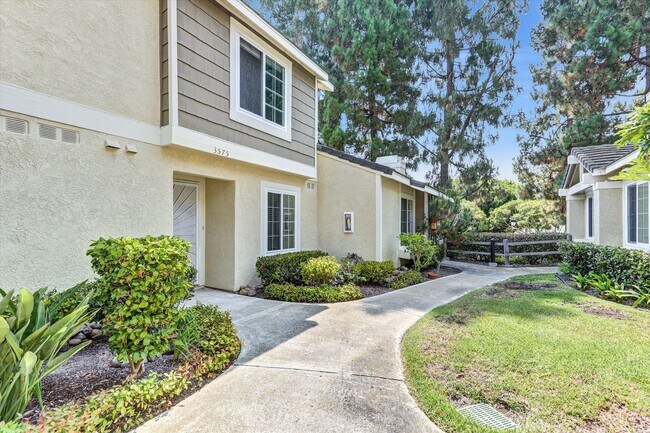 Building Photo - $500 Move In Special! 3 BD, 2.5 BA Townhome At The Groves In Carmel Valley-Del Mar