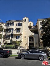 Building Photo - 10364 Almayo Ave