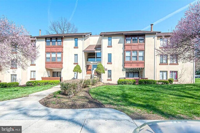 Foto del edificio - 9639 White Acre Rd