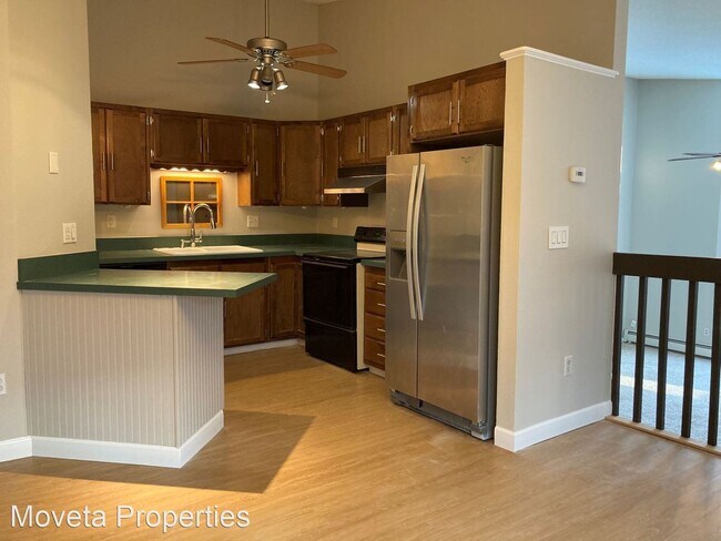 Building Photo - 3 br, 2 bath House - 7237 Foxridge Circle #B