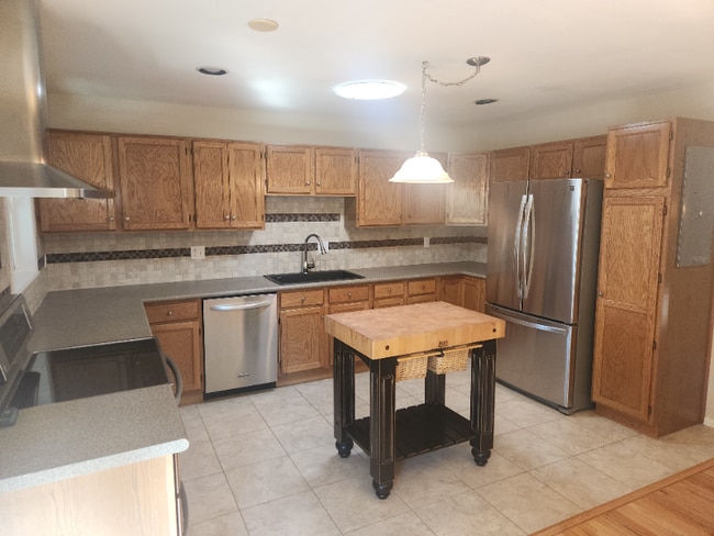 Building Photo - 5065 Filarees Cir