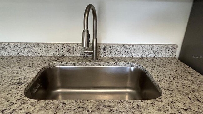 Foto del edificio - 1028 Lake Weldona Dr