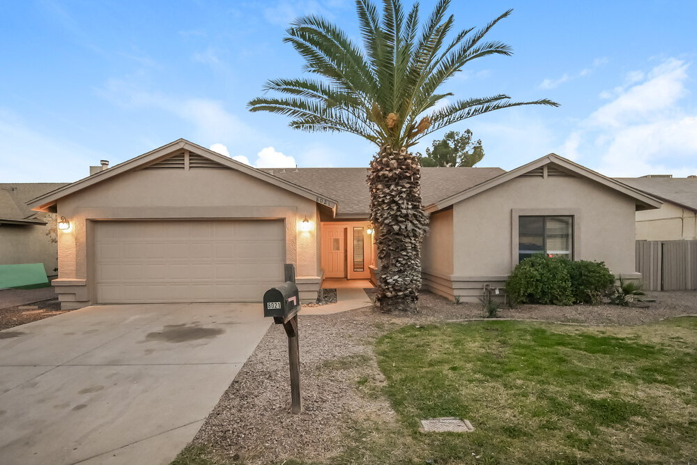 Foto principal - 8021 W Sierra Vista Dr