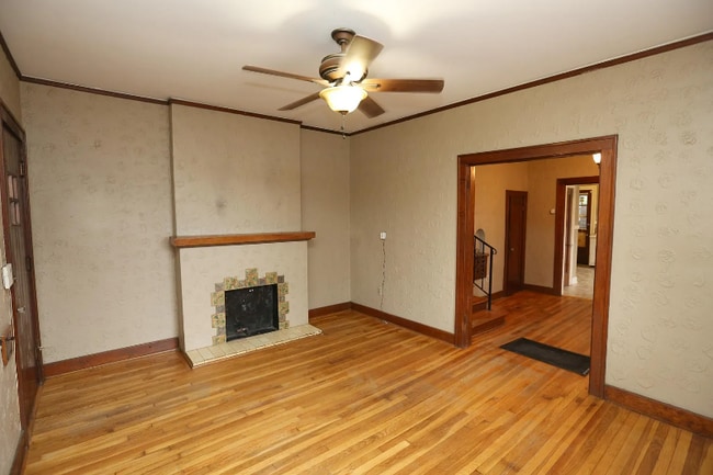Building Photo - 301 Thayer St