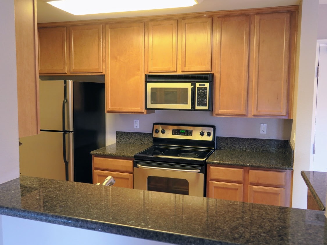 Primary Photo - 7120 Shoreline Dr