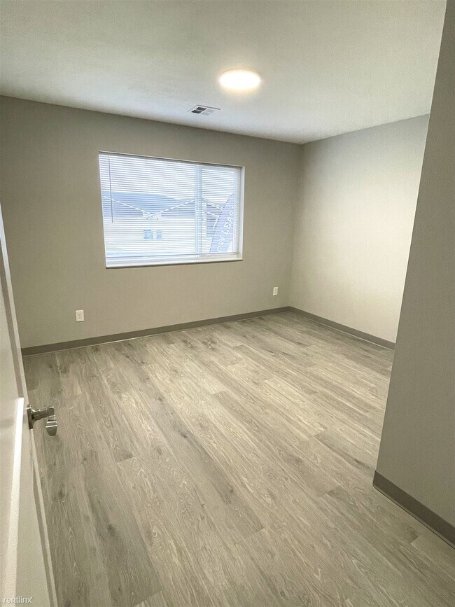 Foto del edificio - 3 br, 2 bath Duplex - 1222 North Coach Drive