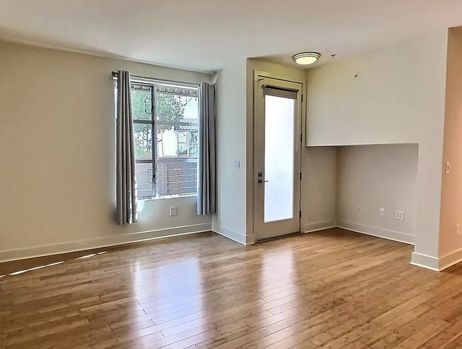 Foto del edificio - 1 E Julian St