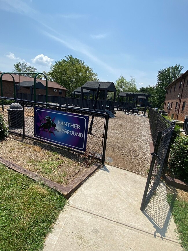 Building Photo - 1332 Claxton Ridge Dr