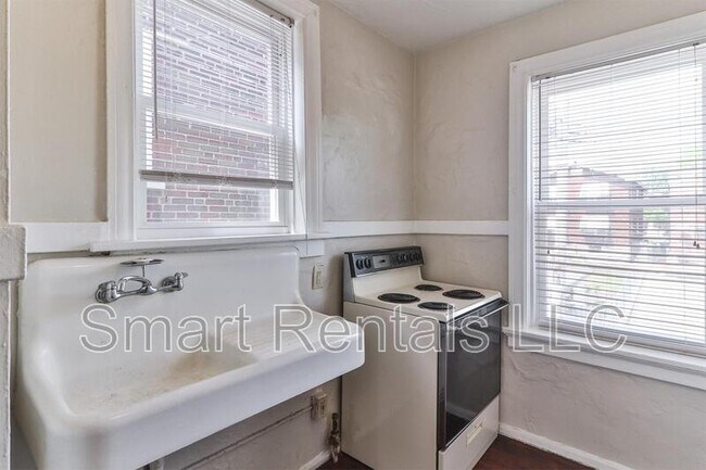 Building Photo - 3805 Keokuk St