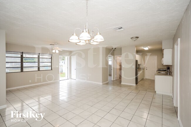 Foto del edificio - 3751 NW 170th St