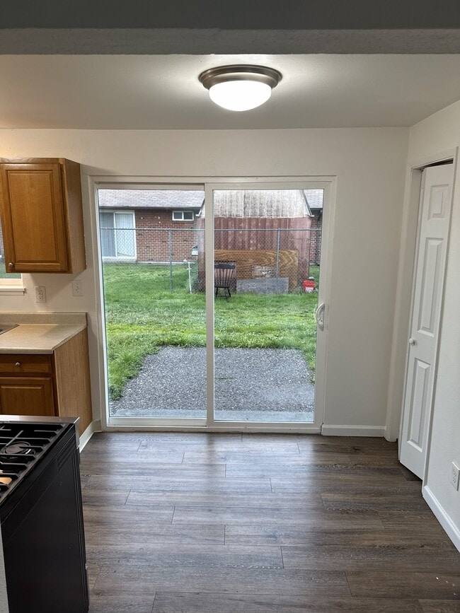 Building Photo - 10901 Addison St SW