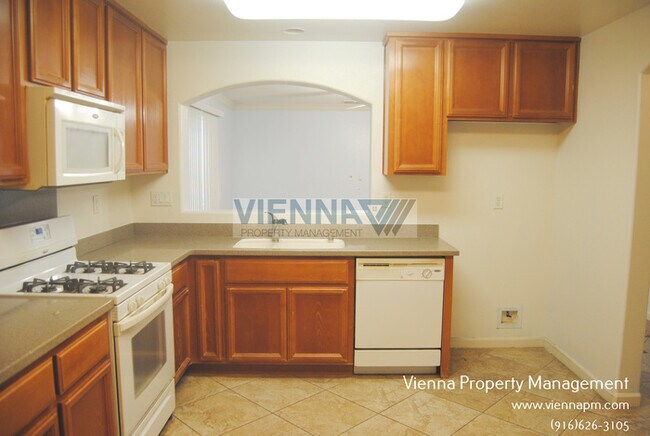 Building Photo - 1499 Grey Bunny Dr