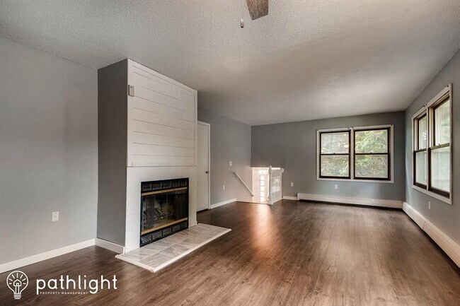 Building Photo - 3218 N Washburn Ave
