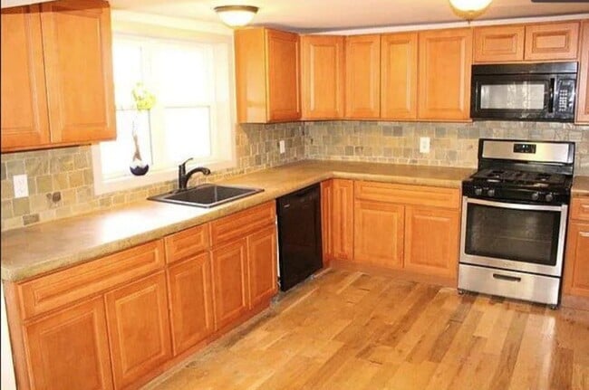 Photo - 37 Church St Townhome