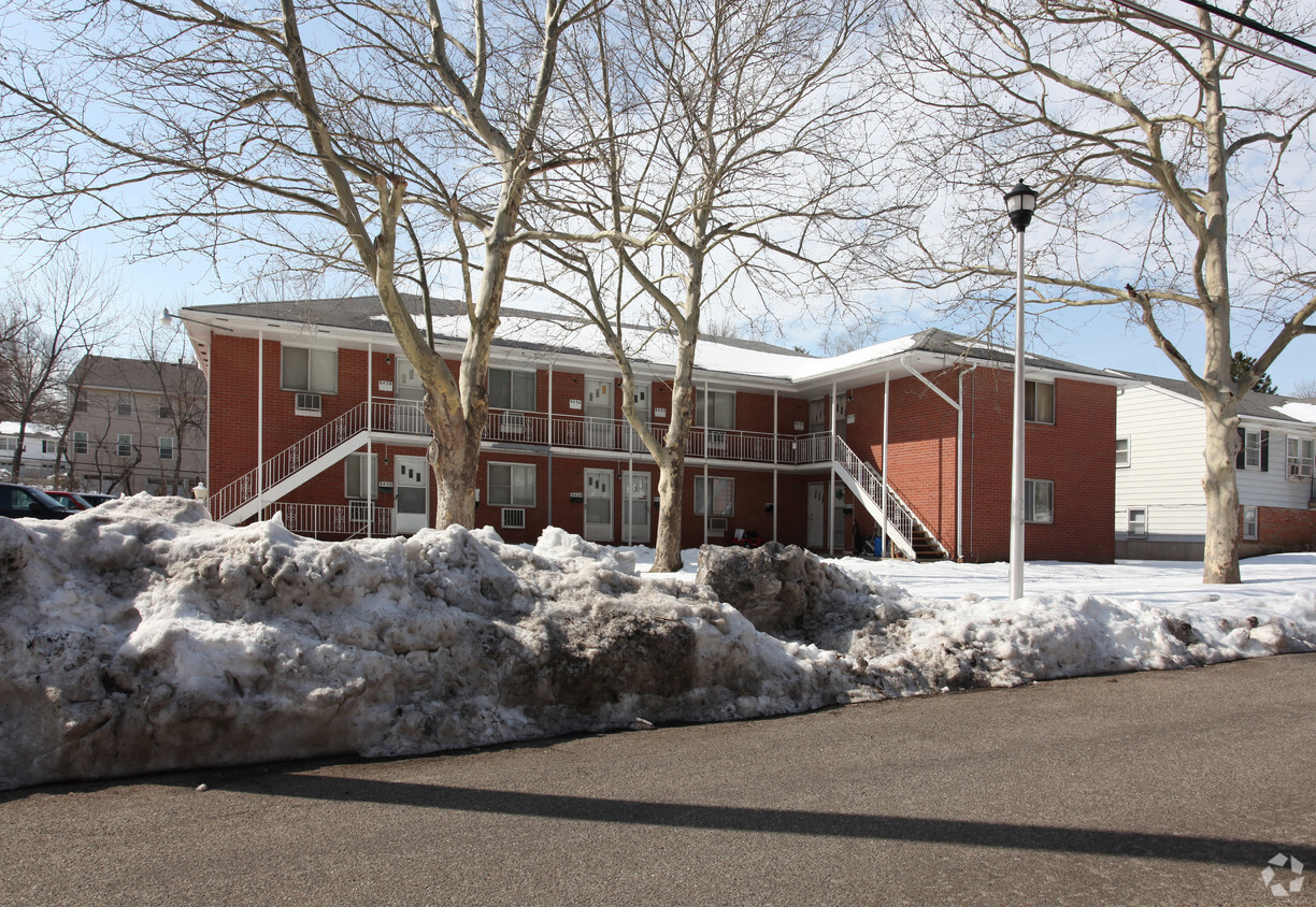 Building Photo - Apple Valley Apartments