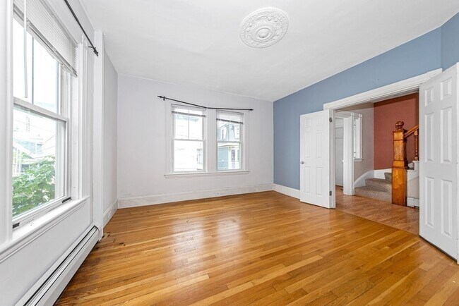Building Photo - 12 Eldora St
