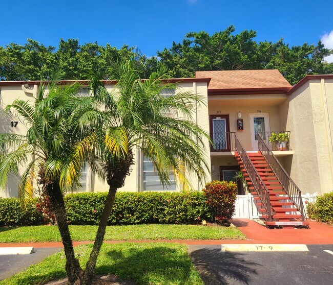 Foto del edificio - 17 Willowbrook Ln