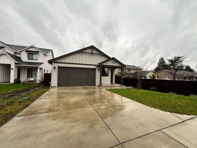 Building Photo - Beautiful Newer Ranch in East Vancouver