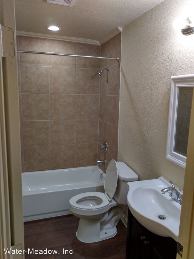 Building Photo - 2 br, 1 bath House - 754 Lincolnshire