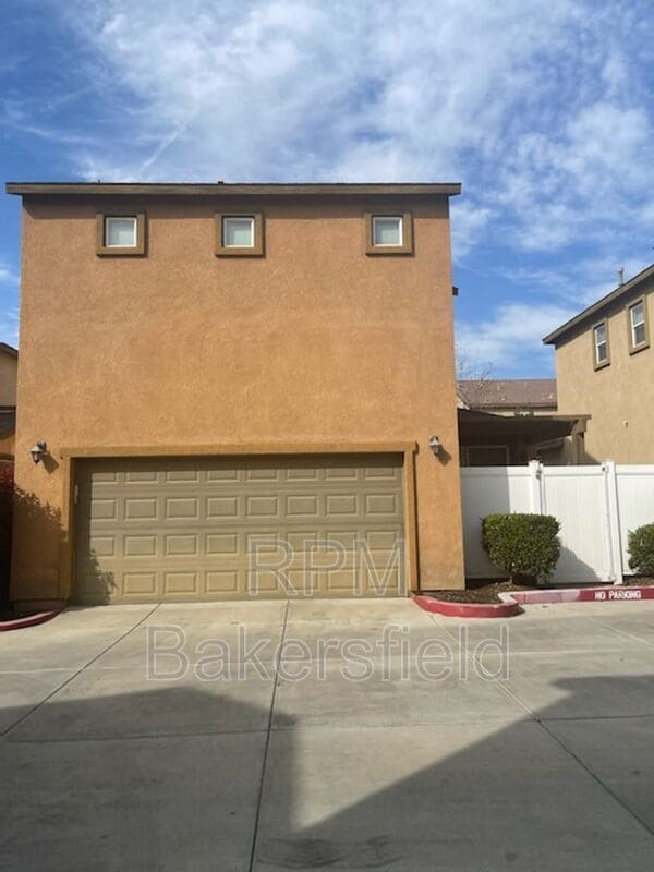 8204 Peachpit Ln, Bakersfield, CA 93311 House Rental in Bakersfield