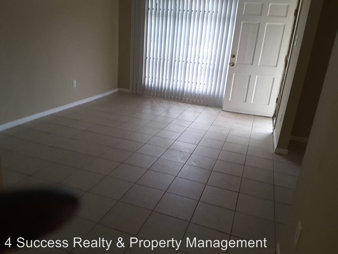 Foto del edificio - 5484-5486 Apple Blossom Dr