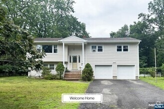 Building Photo - 504 Corella Ct