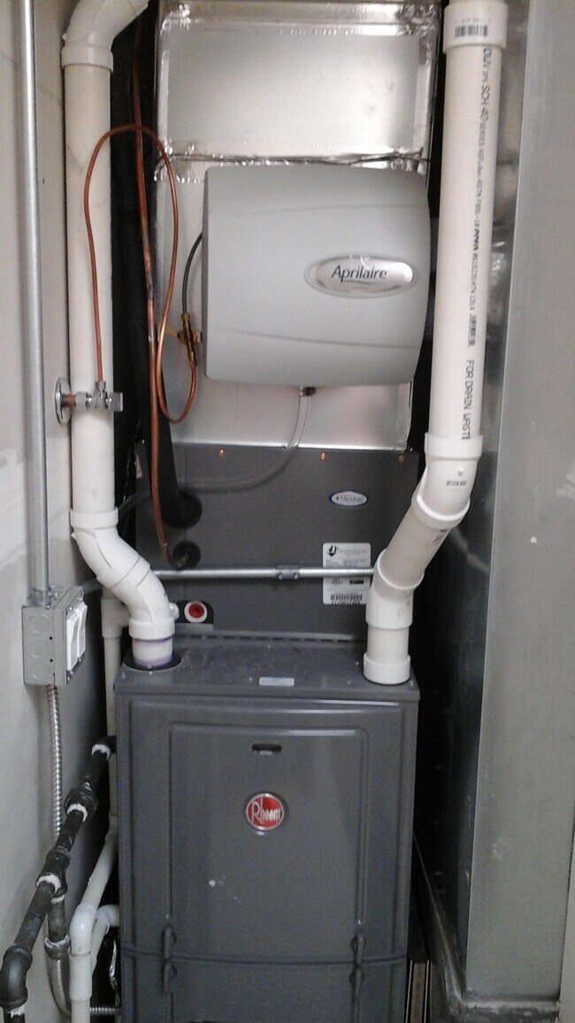 furnace - 9565 Franklin Ave