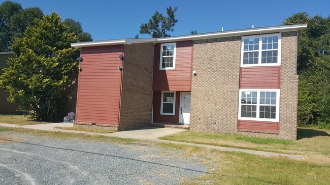 Building Photo - 943 Valley Rd