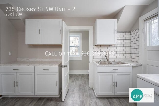 Foto del edificio - 735 Crosby St NW