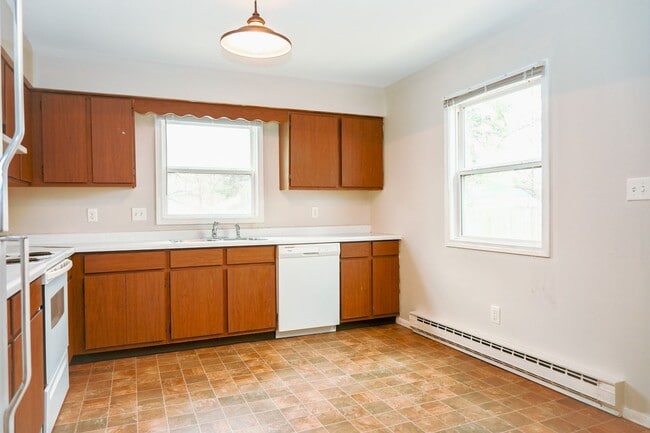 Building Photo - Kimball Duplex 1