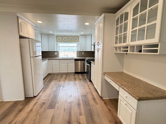 Foto del edificio - One story home in Simi Valley